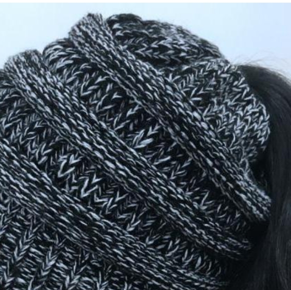 NWT Sykooria ponytail mess bun ribbed hat cap - Picture 2 of 8